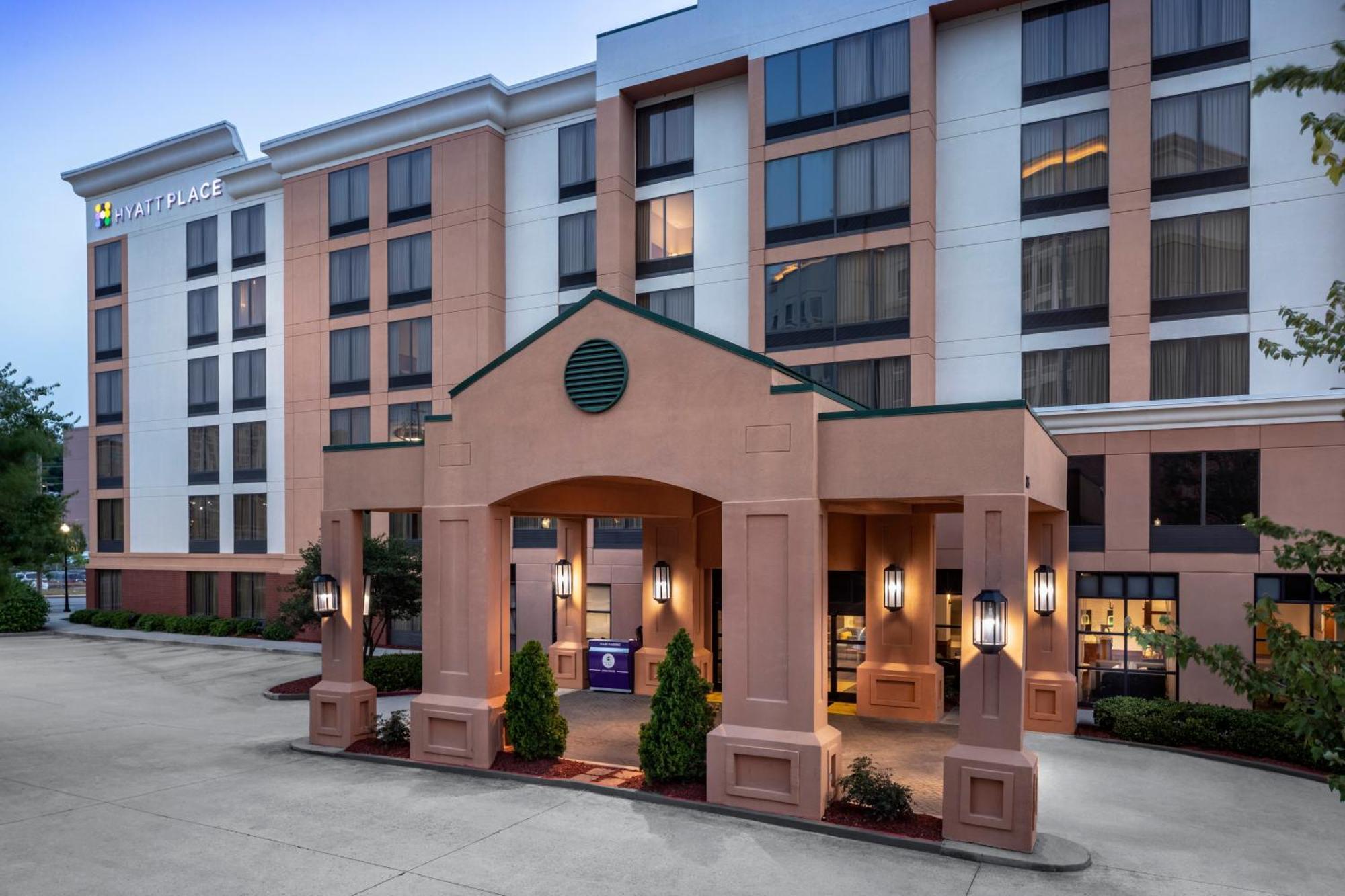 Hyatt Place Atlanta Airport North Hotel 3*